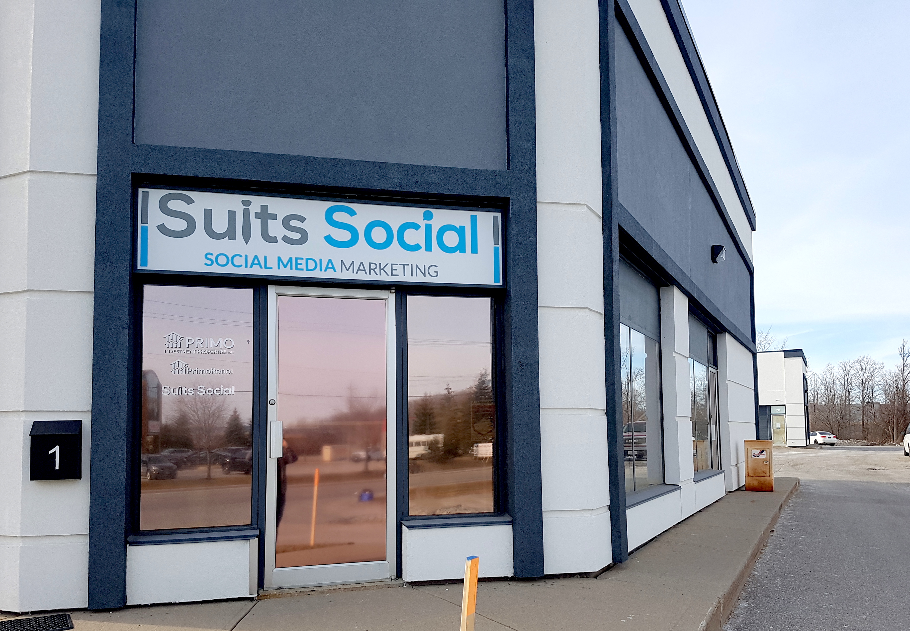 Suits Social Inc. logo
